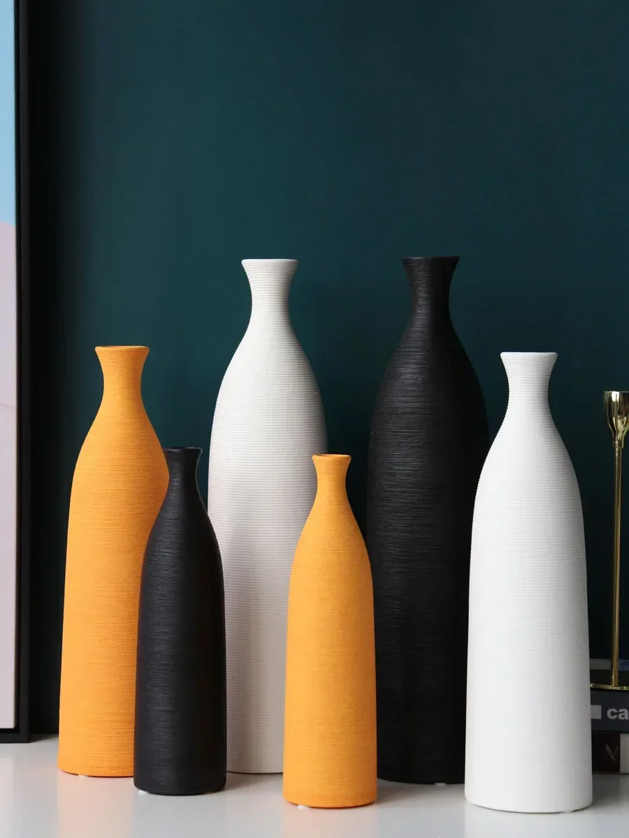 Minimalist Black & White Ceramic Vase – Modern Home & Office Décor Ornament