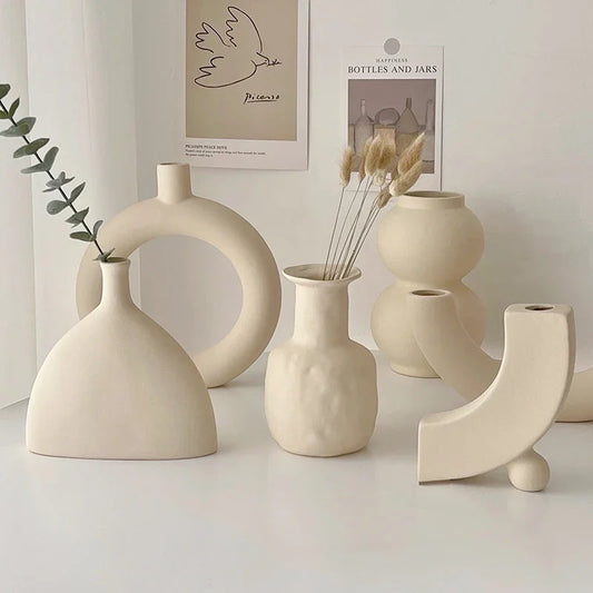 Modern Ceramic Art Vase – Simple Home Décor for Dried Flowers & Flower Arrangements