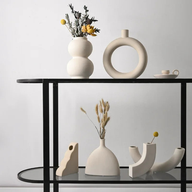 Modern Ceramic Art Vase – Simple Home Décor for Dried Flowers & Flower Arrangements