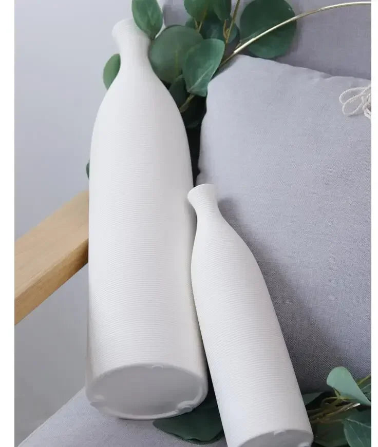 Minimalist Black & White Ceramic Vase – Modern Home & Office Décor Ornament