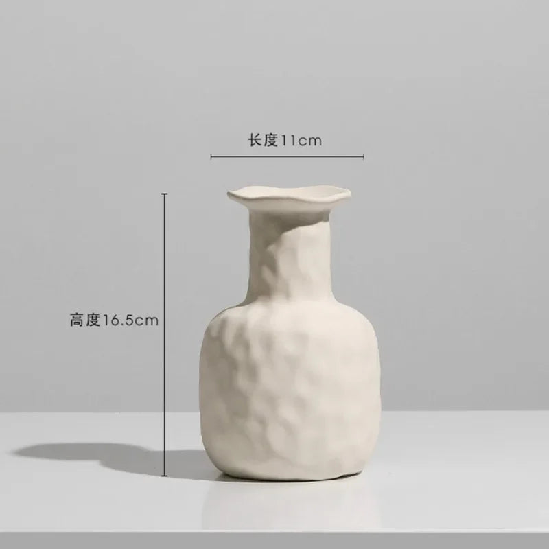 Modern Ceramic Art Vase – Simple Home Décor for Dried Flowers & Flower Arrangements