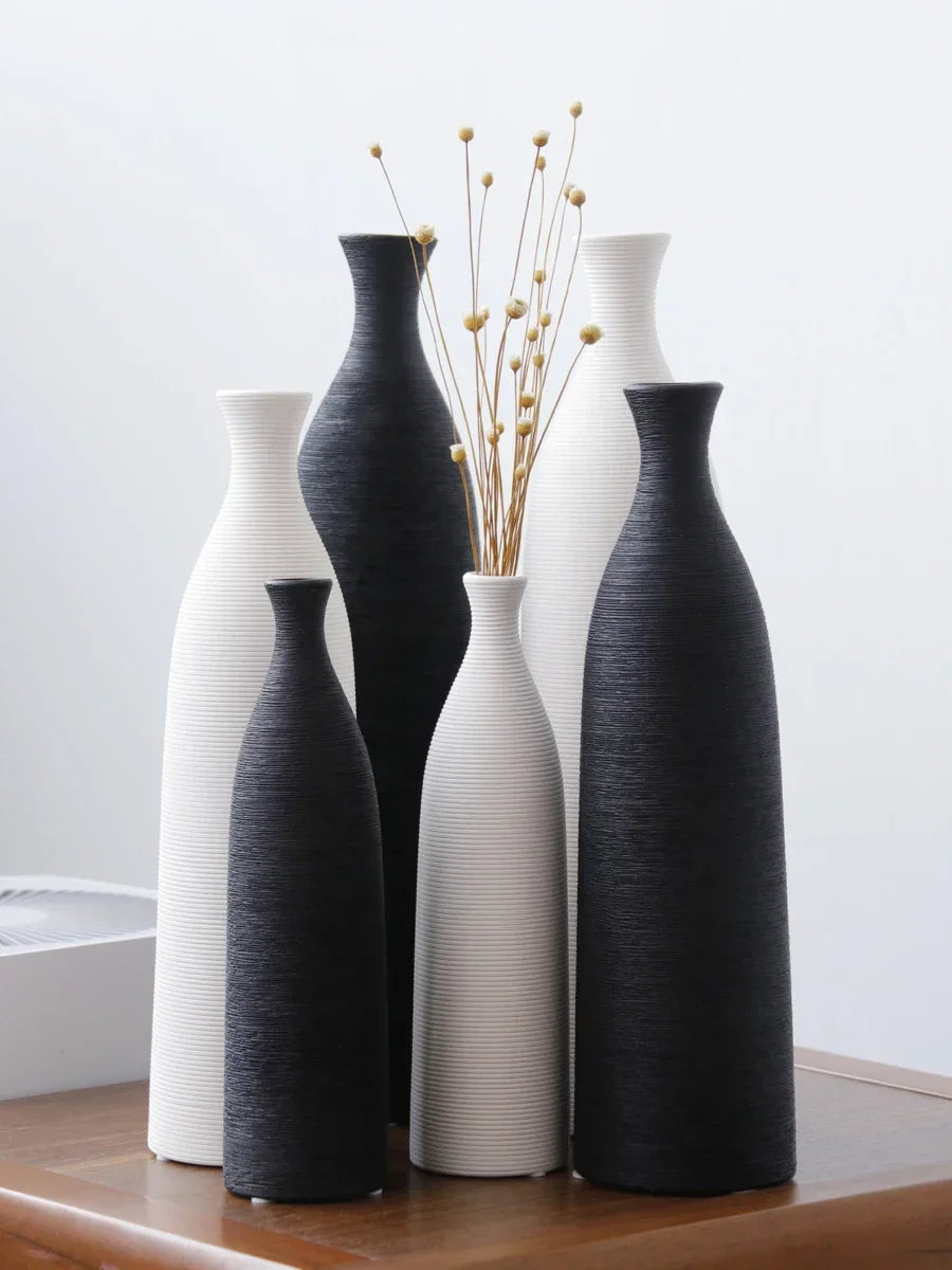 Minimalist Black & White Ceramic Vase – Modern Home & Office Décor Ornament