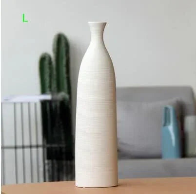 Minimalist Black & White Ceramic Vase – Modern Home & Office Décor Ornament