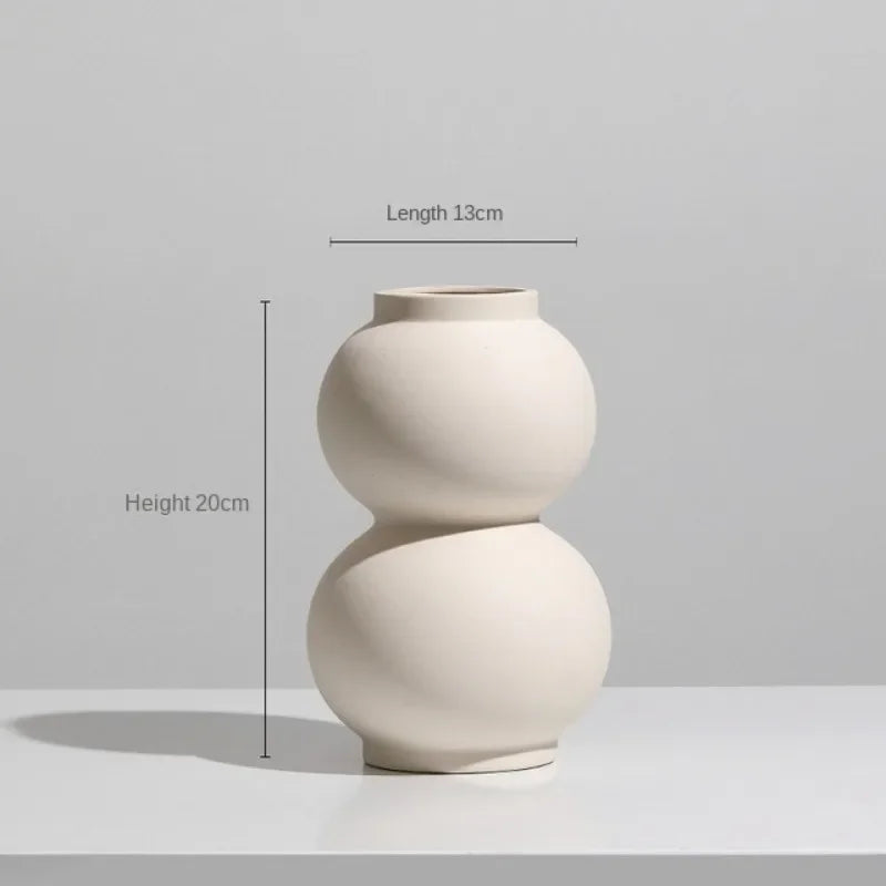 Modern Ceramic Art Vase – Simple Home Décor for Dried Flowers & Flower Arrangements