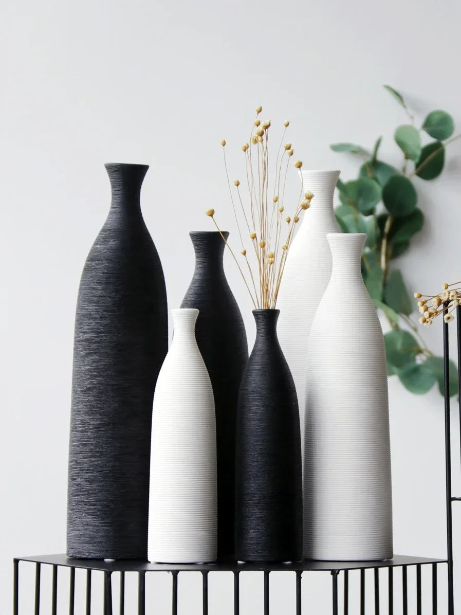 Minimalist Black & White Ceramic Vase – Modern Home & Office Décor Ornament