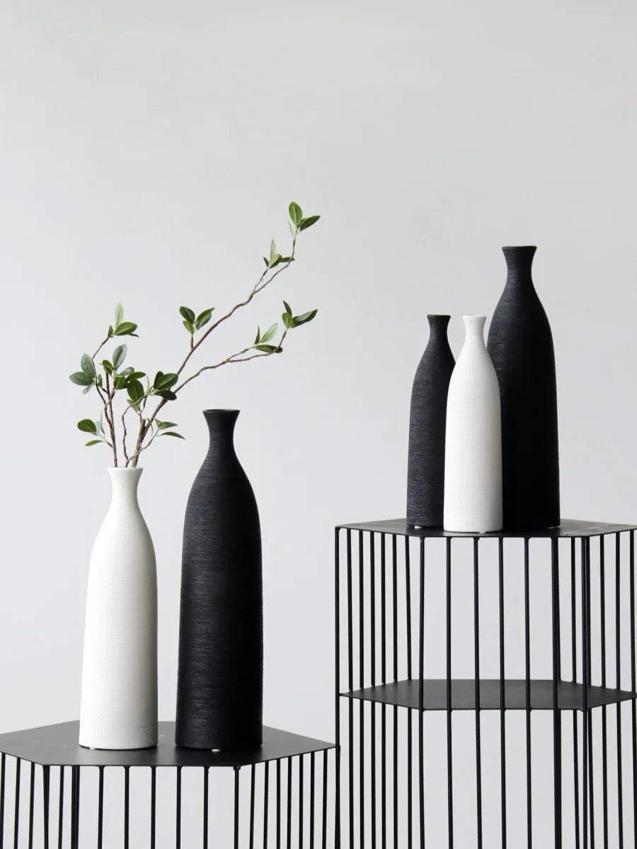 Minimalist Black & White Ceramic Vase – Modern Home & Office Décor Ornament